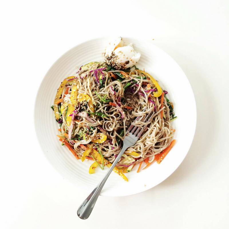 a-healthy-lunch-experts-recipe-for-sesame-beef-noodles-vogue-lunch-lady-lou-2.png